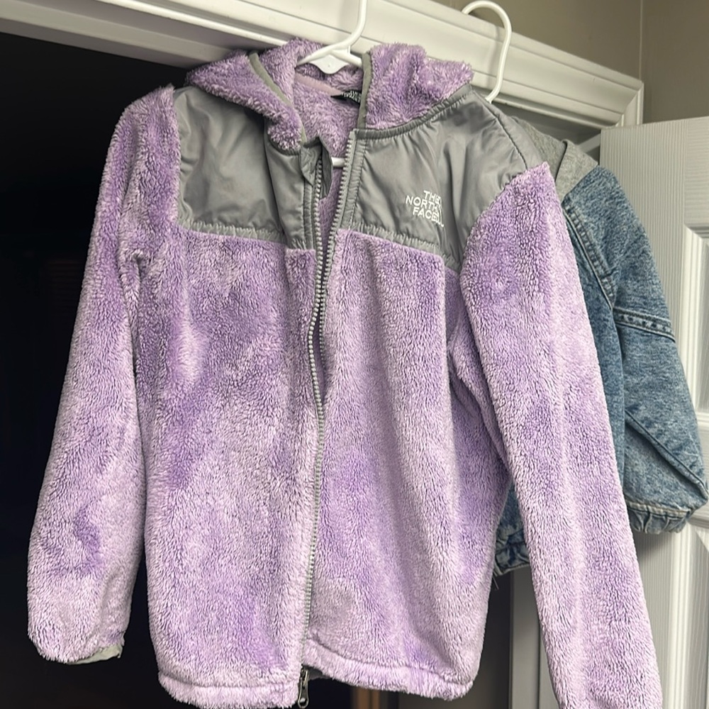 Girls lavender fleece north face size 6 great condition gently used